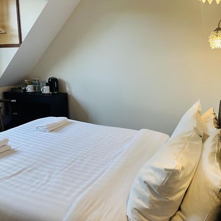 Woodcock Inn Felbridge Buitenkant foto